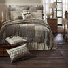 April & Olive Quilt Sawyer Mill Blue Luxury King Quilt 120Wx105L