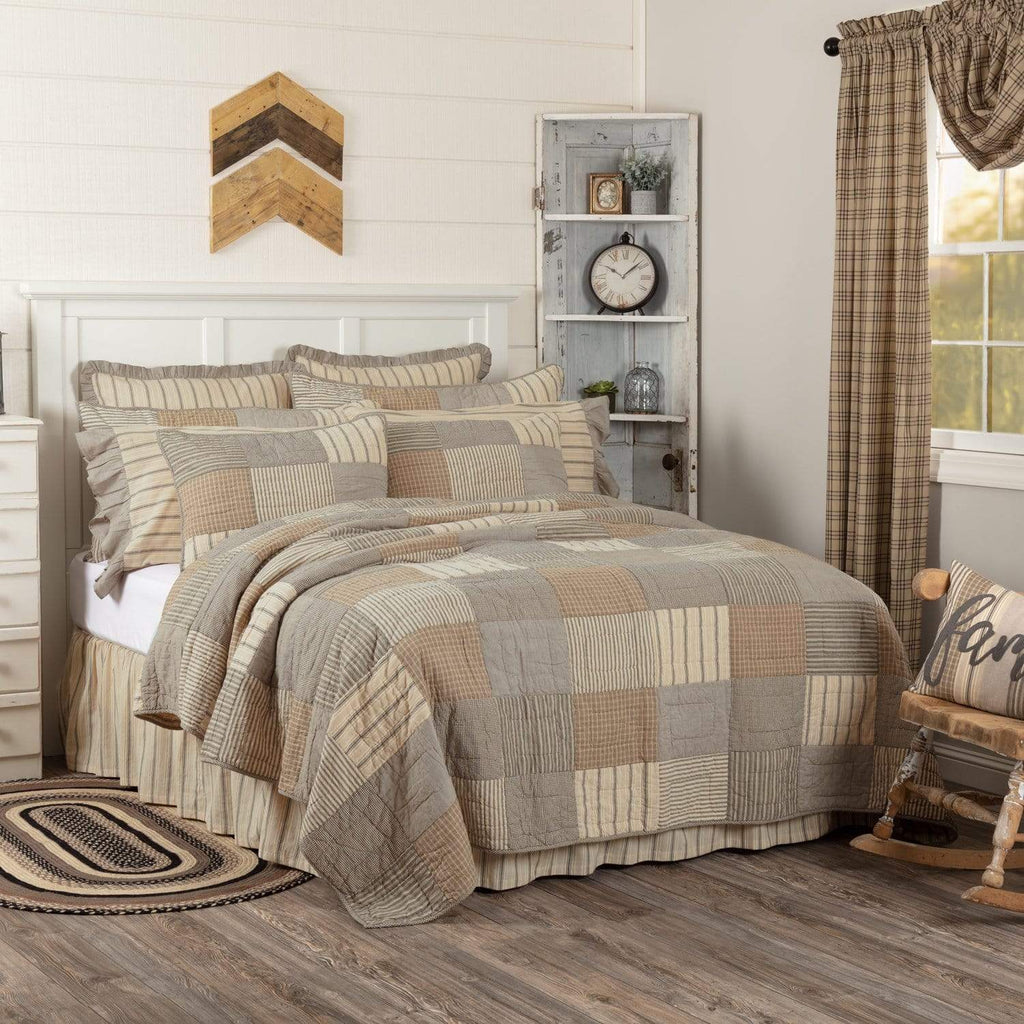 April & Olive Quilt Sawyer Mill Charcoal Luxury King Quilt 120Wx105L